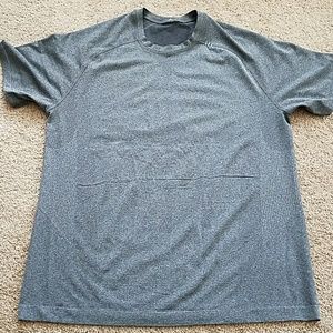 Lulu lemon vent tech t shirt.  Grey